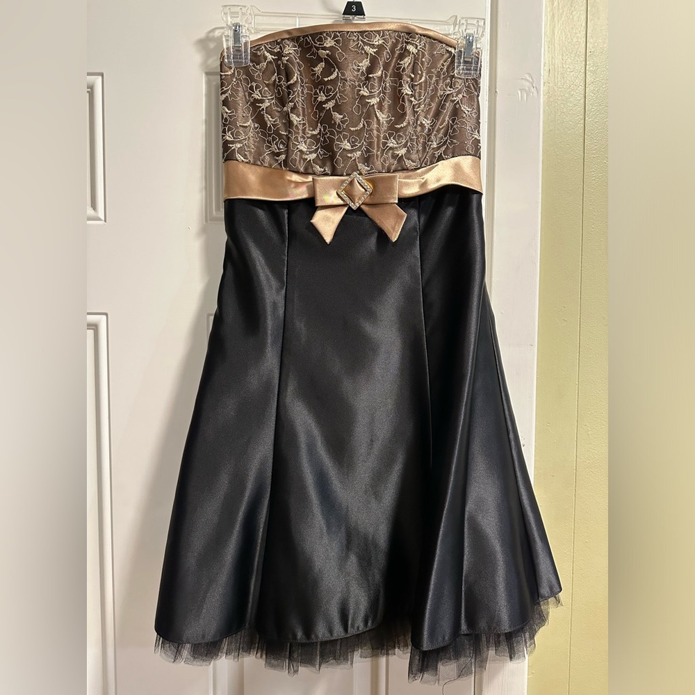 Junior’s occasion dress